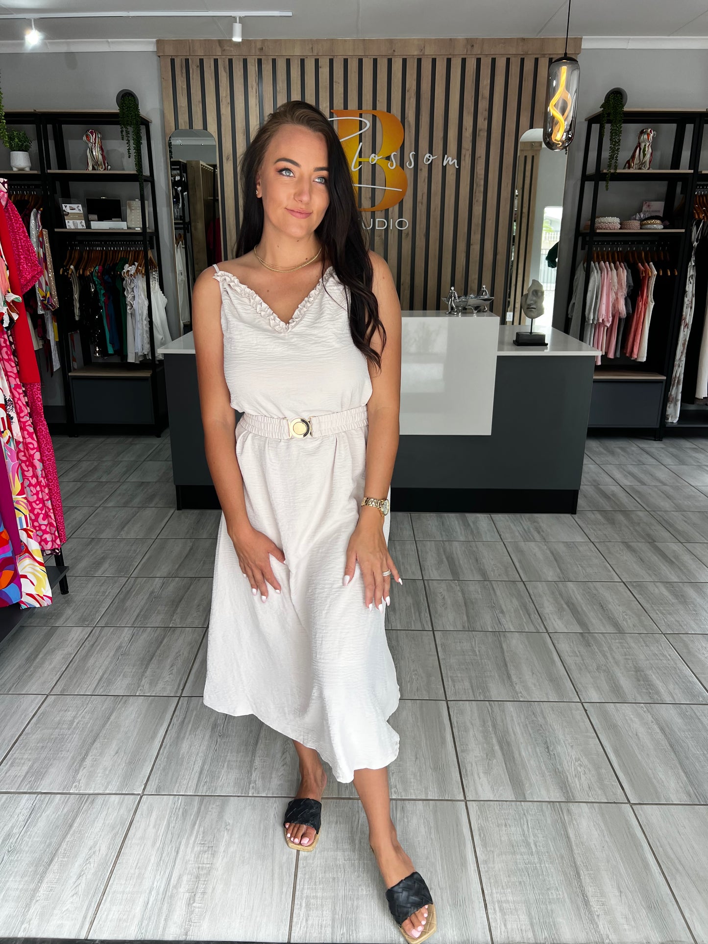 Earth Sleeveless Dress with Elastic Belt